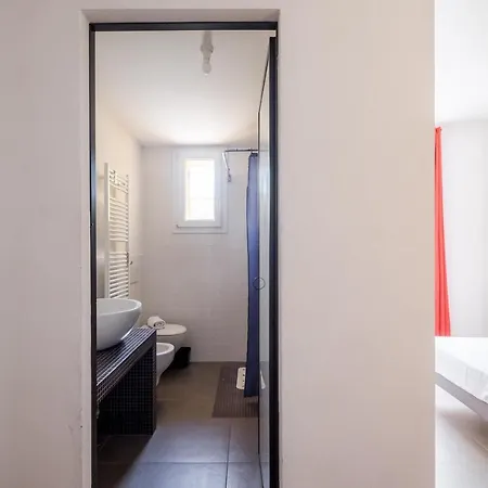 A Saltarelli Vicino All'aeroporto